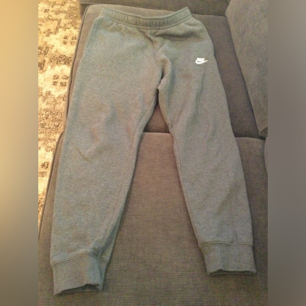 Nike Men’s Gray Sweatpants